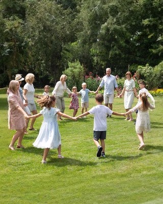 Хороводы и пение